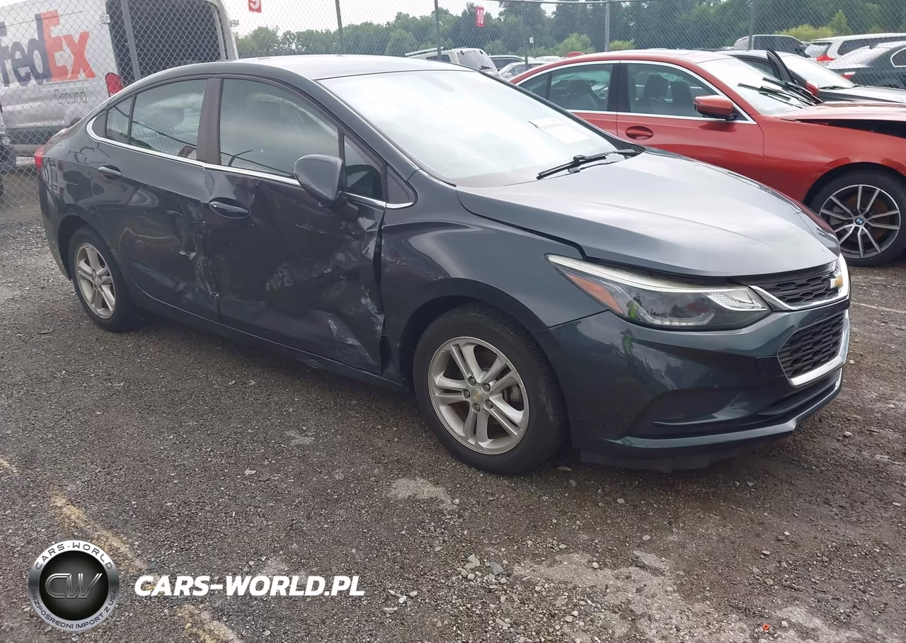 2017 Chevrolet Cruze Lt Auto – zdjęcie 1 z 18