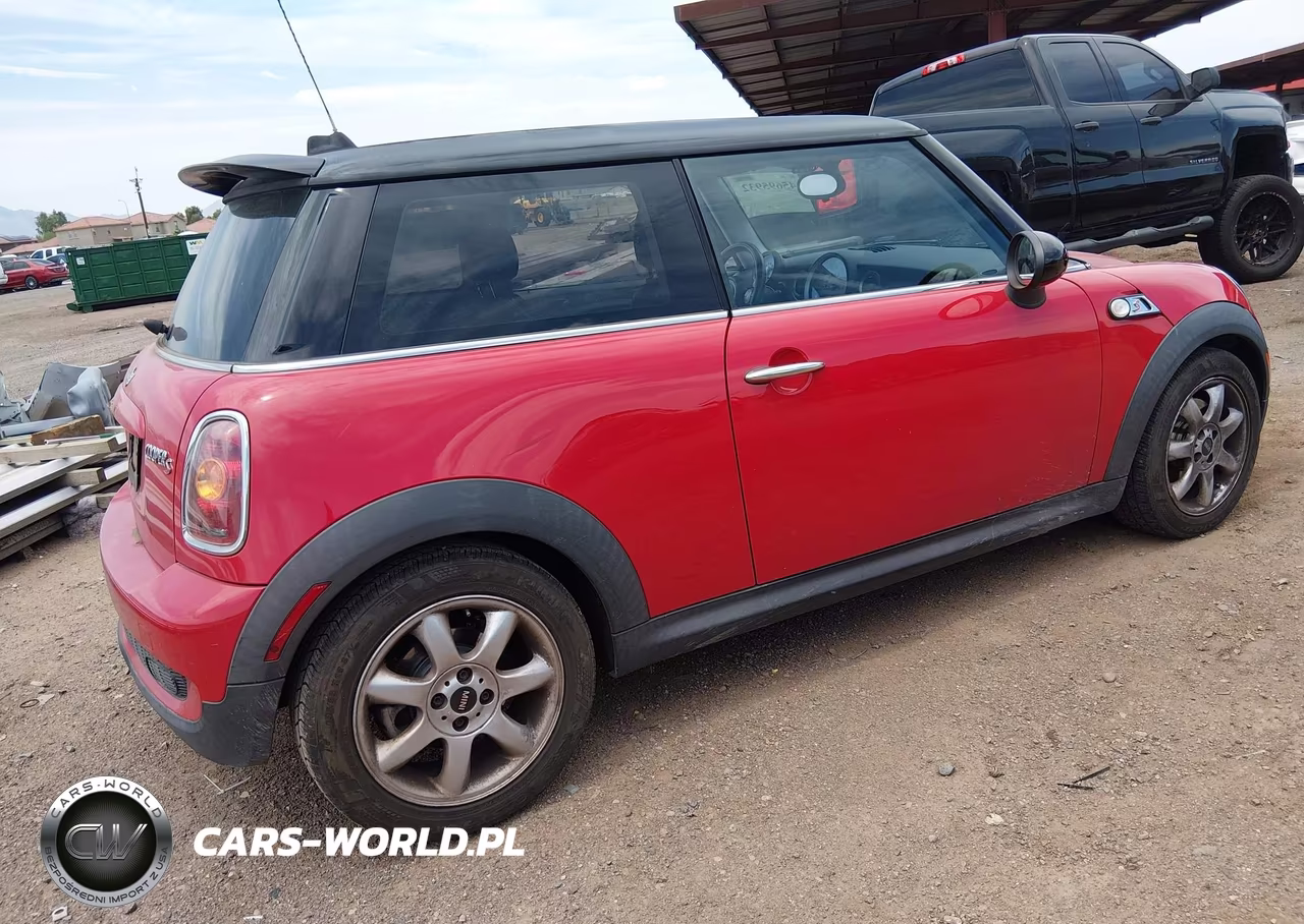 2010 Mini Cooper S VIN:WMWMF7C59ATZ71110 - 4