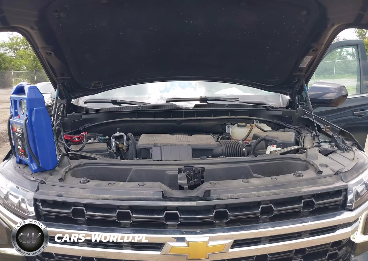 2023 Chevrolet Suburban 4Wd Ls VIN:1GNSKBKD3PR116031 - 10