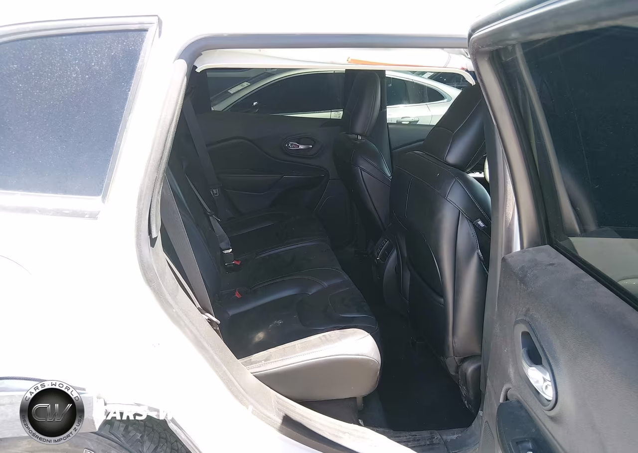 2022 Jeep Cherokee Trailhawk 4X4 VIN:1C4PJMBX7ND556528 - 8