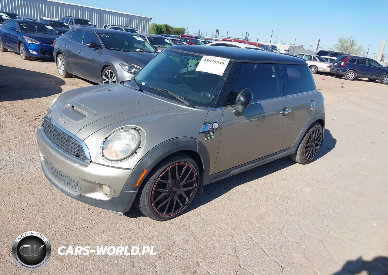 2010 Mini Cooper S VIN:WMWMF7C53ATZ70373 - 2