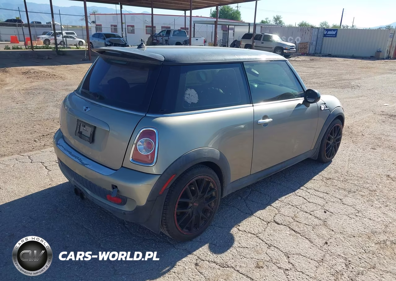 2010 Mini Cooper S VIN:WMWMF7C53ATZ70373 - 4