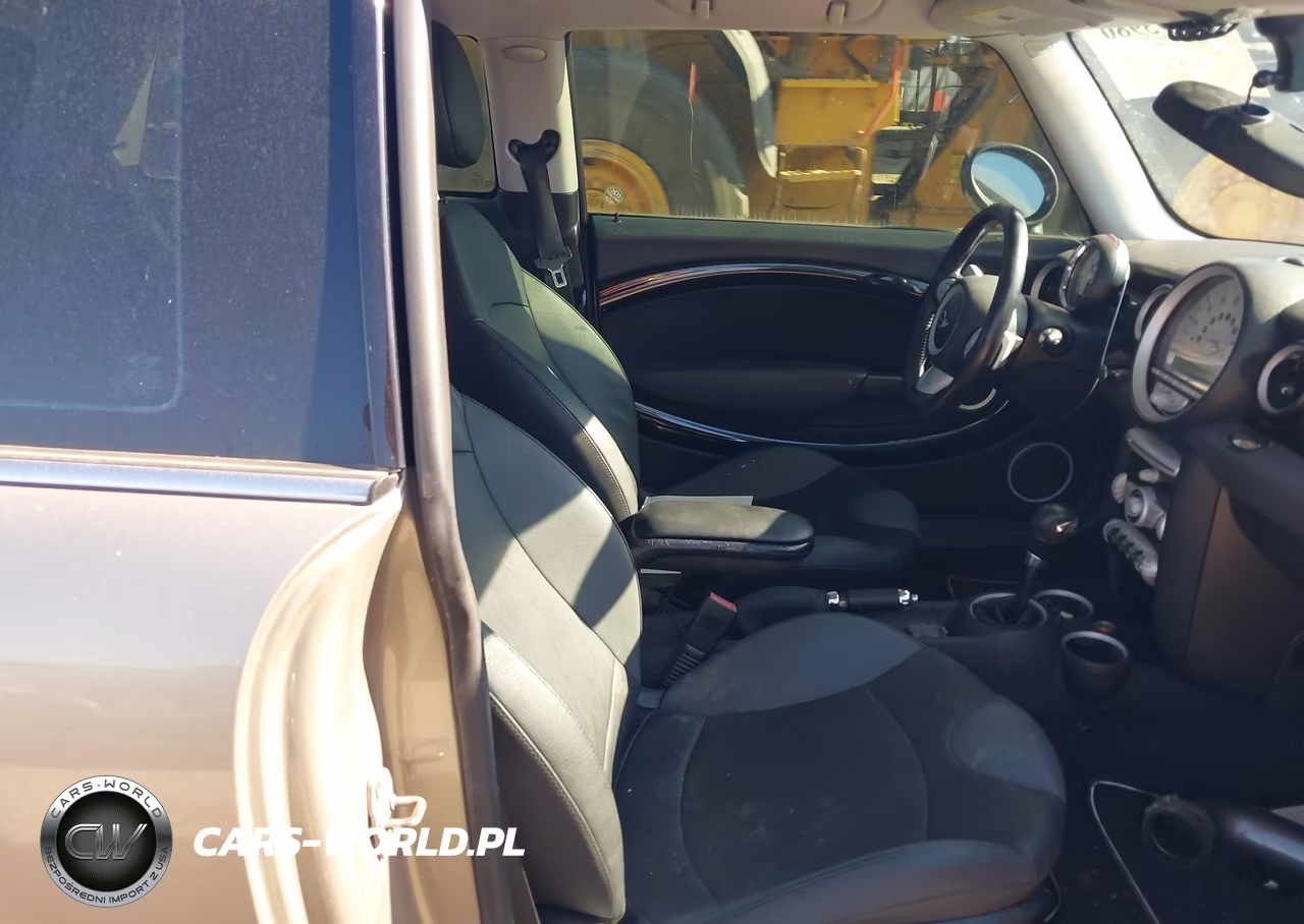 2010 Mini Cooper S VIN:WMWMF7C53ATZ70373 - 5