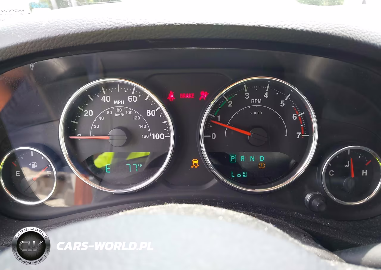 2011 Jeep Wrangler Sport VIN:1J4GA2D10BL620255 - 7