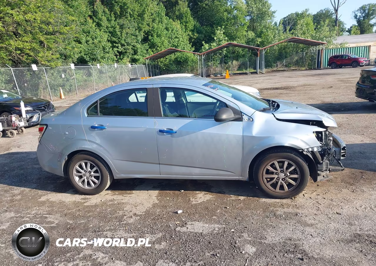 2017 Chevrolet Sonic Lt Auto VIN:1G1JD5SG9H4116455 - 14