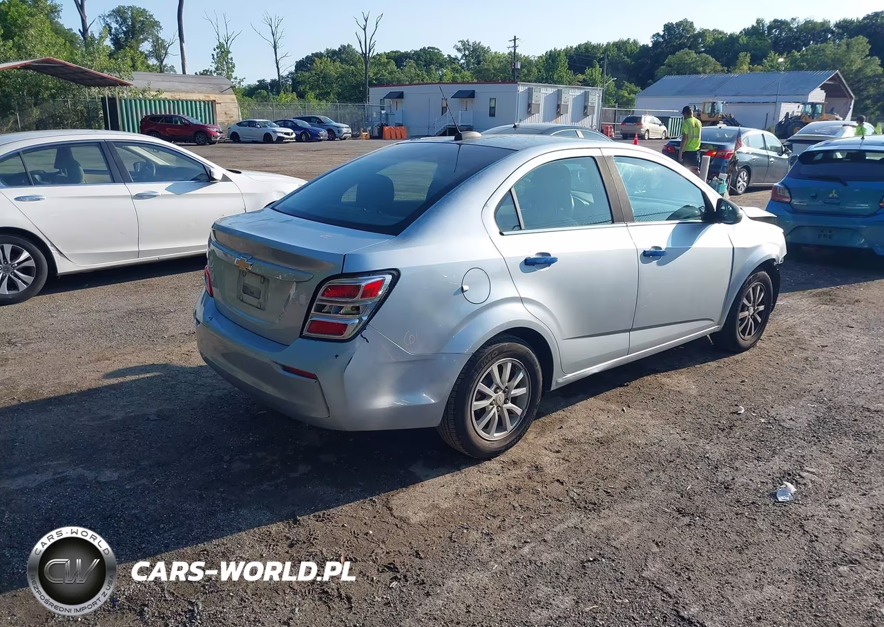 2017 Chevrolet Sonic Lt Auto VIN:1G1JD5SG9H4116455 - 4