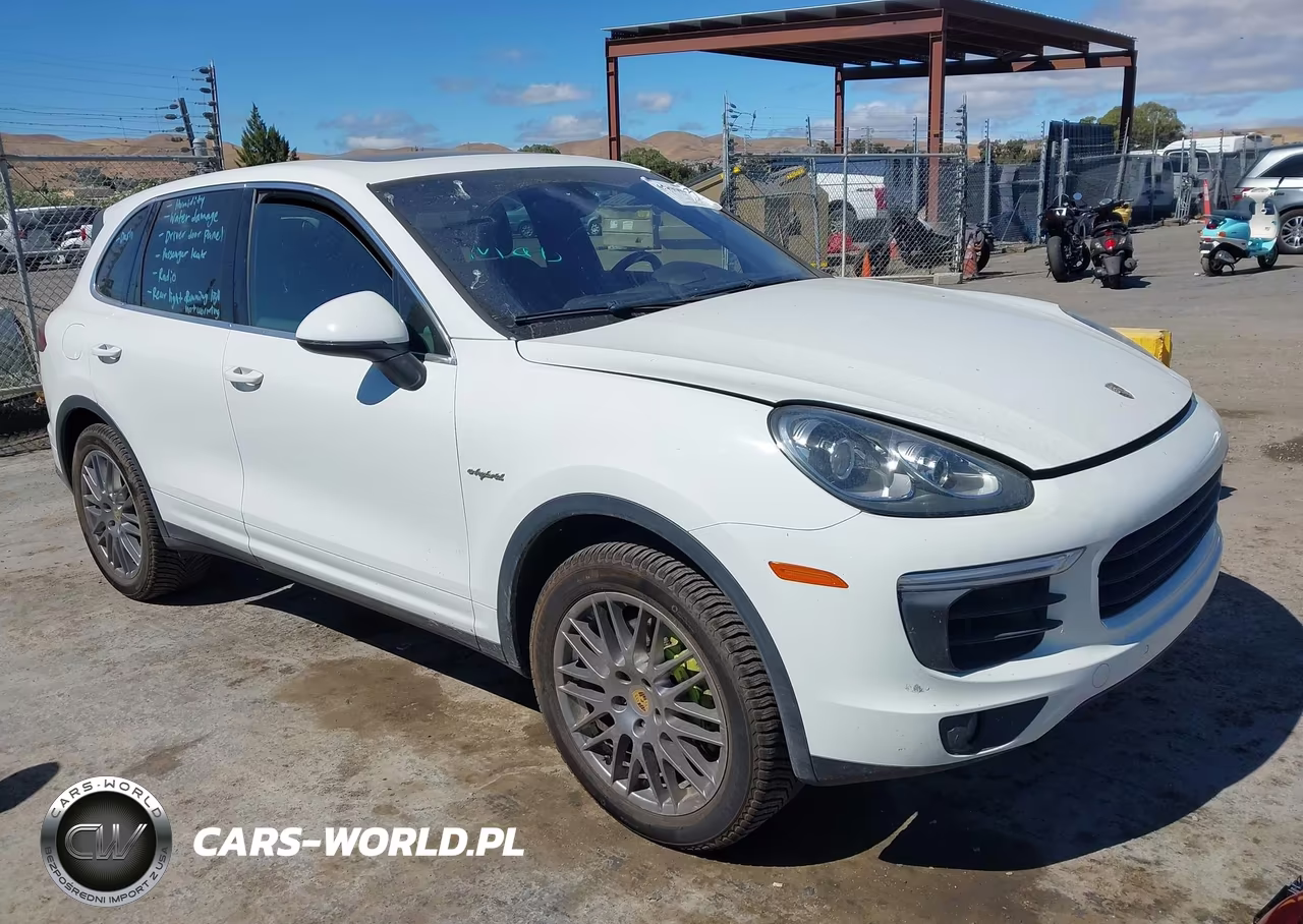 2016 Porsche Cayenne E-Hybrid S