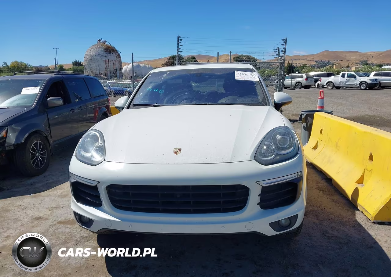 2016 Porsche Cayenne E-Hybrid S VIN:WP1AE2A21GLA64332 - 6