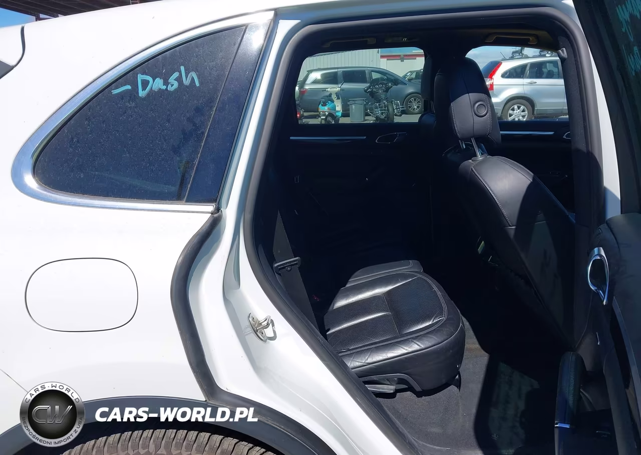 2016 Porsche Cayenne E-Hybrid S VIN:WP1AE2A21GLA64332 - 8