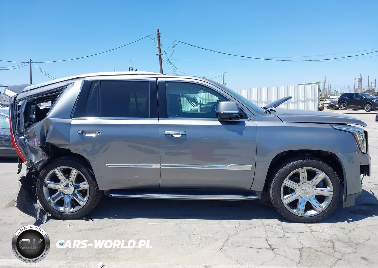 2019 Cadillac Escalade Luxury VIN:1GYS3BKJ0KR102103 - 14