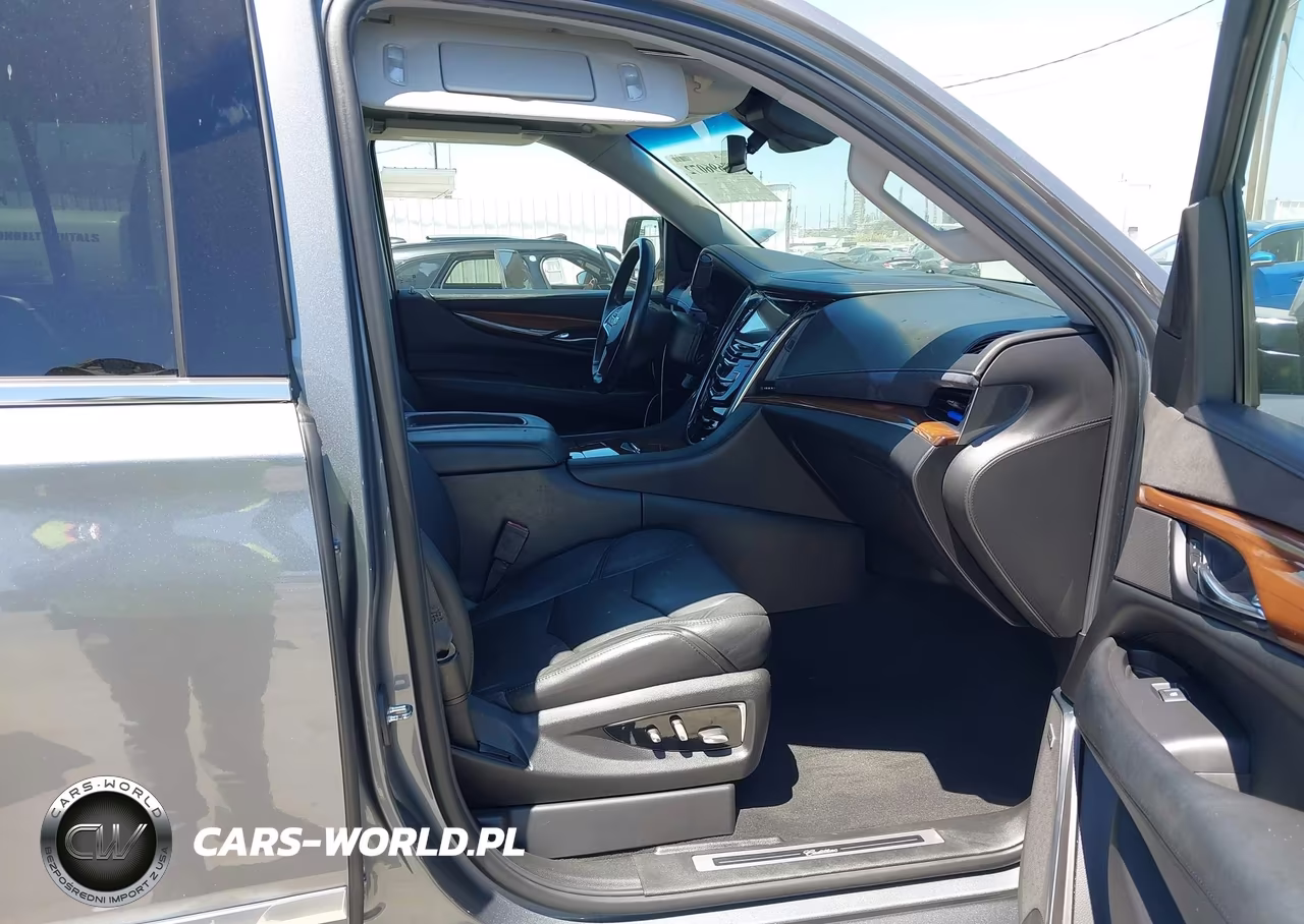 2019 Cadillac Escalade Luxury VIN:1GYS3BKJ0KR102103 - 5