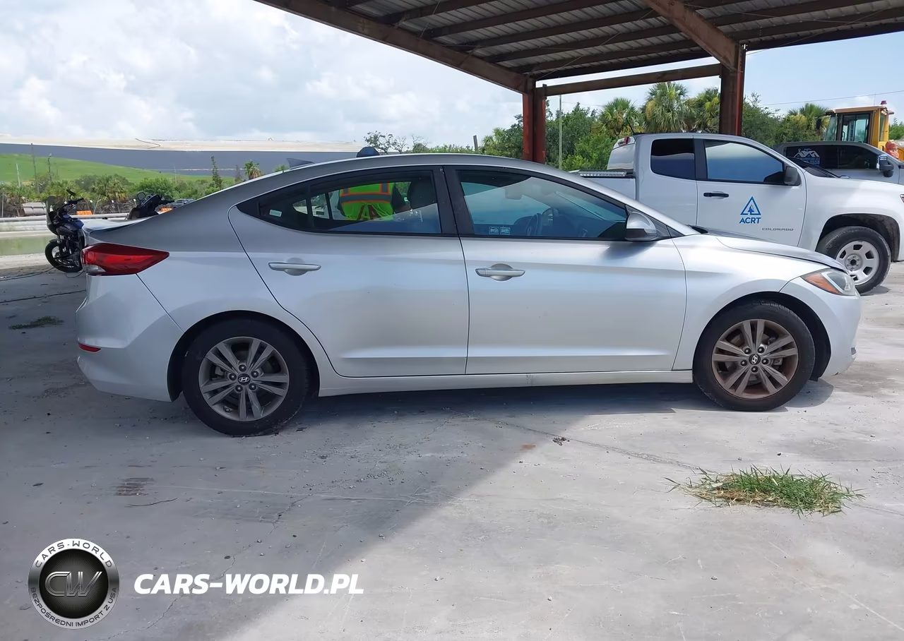 2018 Hyundai Elantra Sel VIN:5NPD84LFXJH230053 - 13