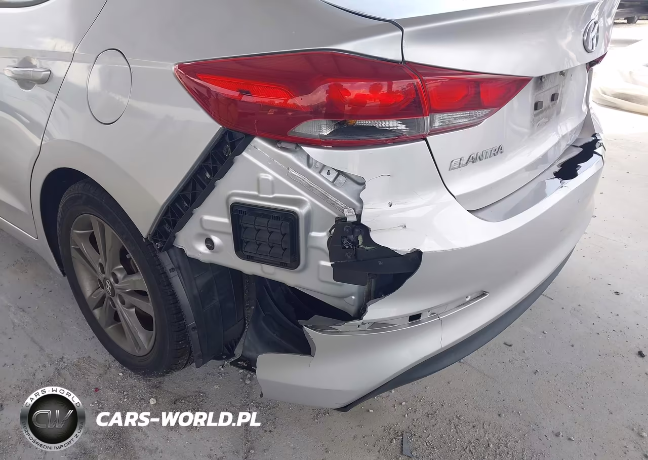 2018 Hyundai Elantra Sel VIN:5NPD84LFXJH230053 - 17