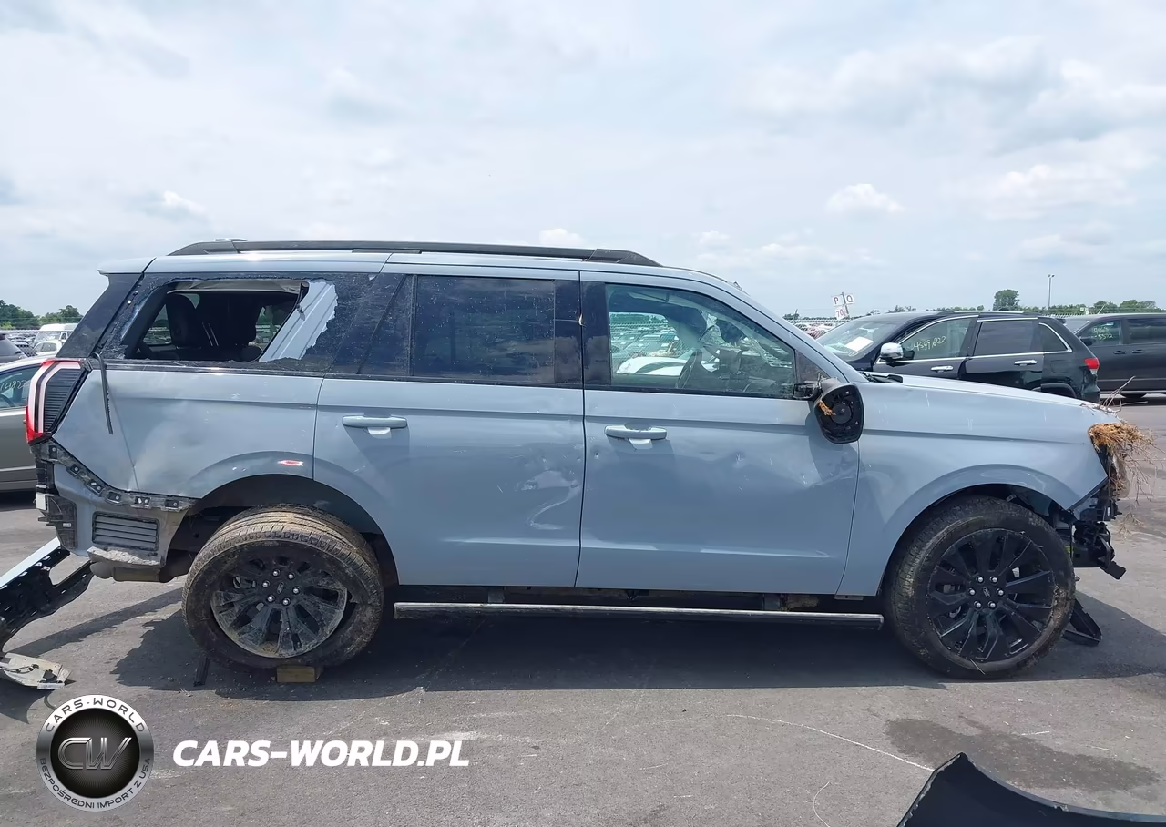 2025 Ford Expedition Platinum VIN:1FMJU1M80SEA21690 - 13