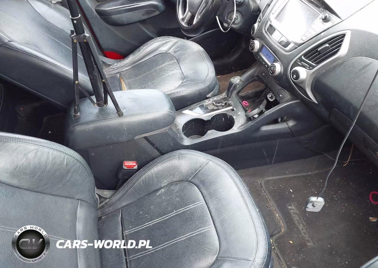 2010 Hyundai Tucson Limited VIN:KM8JU3AC8AU103899 - 5