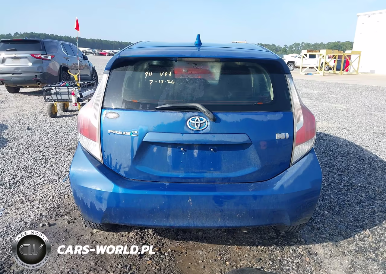 2015 Toyota Prius C One VIN:JTDKDTB31F1103985 - 16
