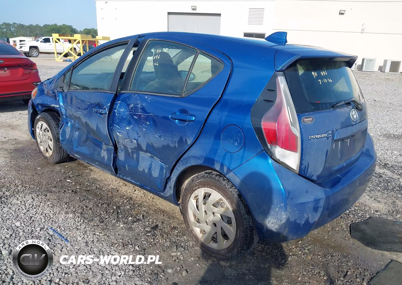2015 Toyota Prius C One VIN:JTDKDTB31F1103985 - 3