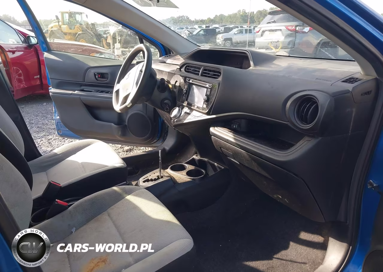 2015 Toyota Prius C One VIN:JTDKDTB31F1103985 - 5