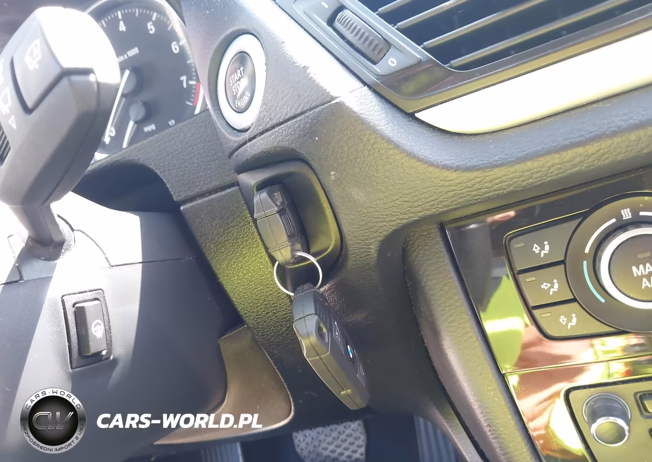 2015 BMW X1 xDrive28I VIN:WBAVL1C53FVY28028 - 11