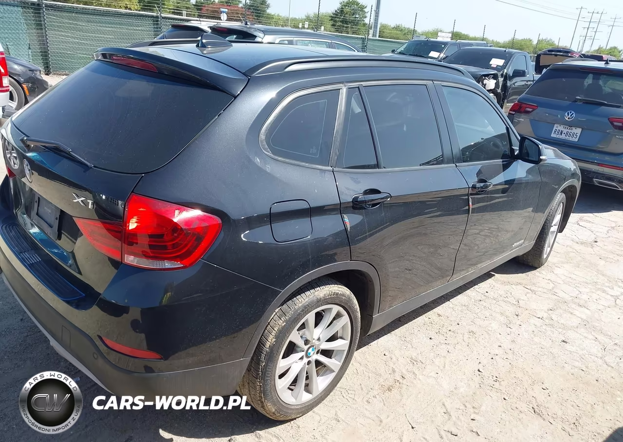 2015 BMW X1 xDrive28I VIN:WBAVL1C53FVY28028 - 4