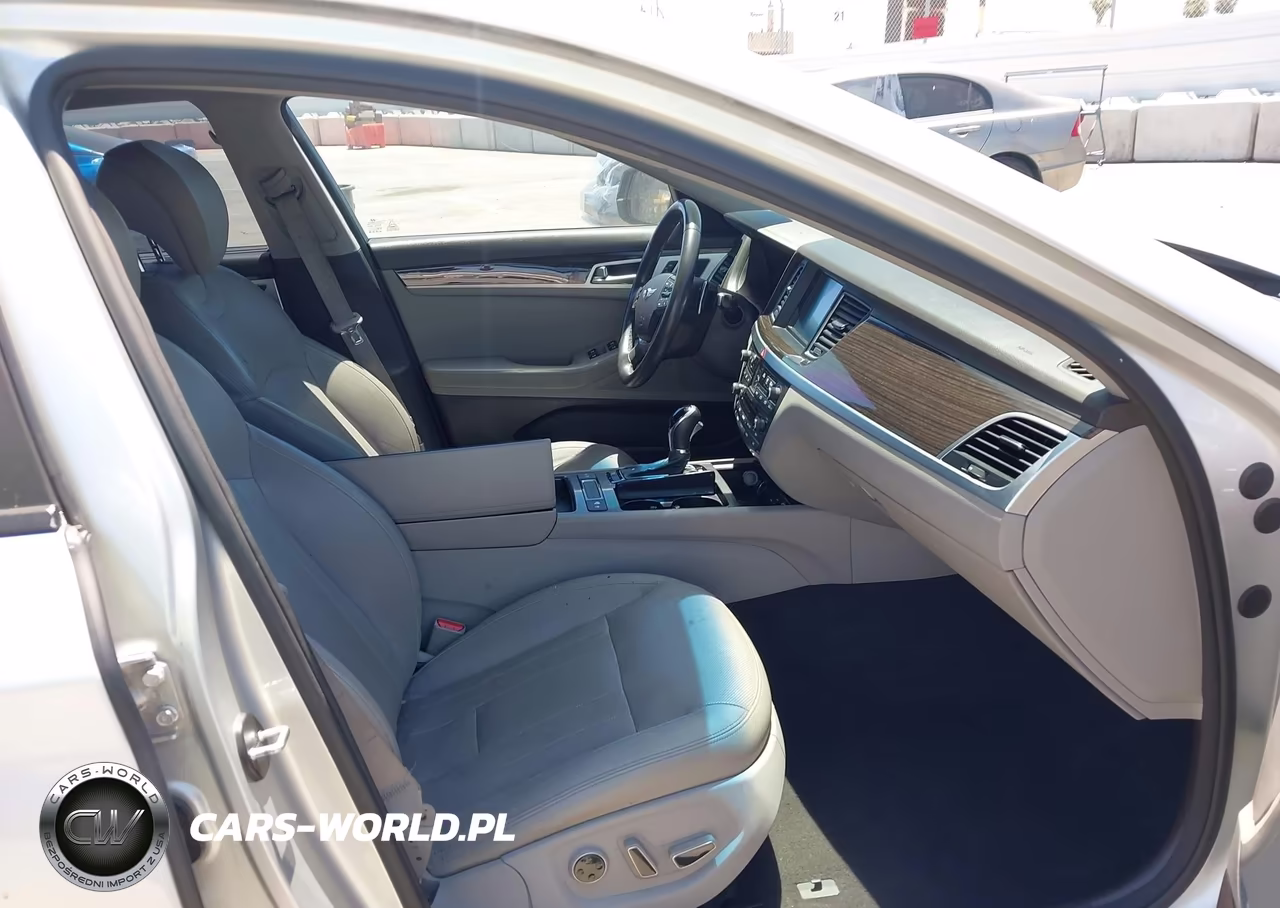 2016 Hyundai Genesis 3.8 VIN:KMHGN4JE6GU135502 - 5