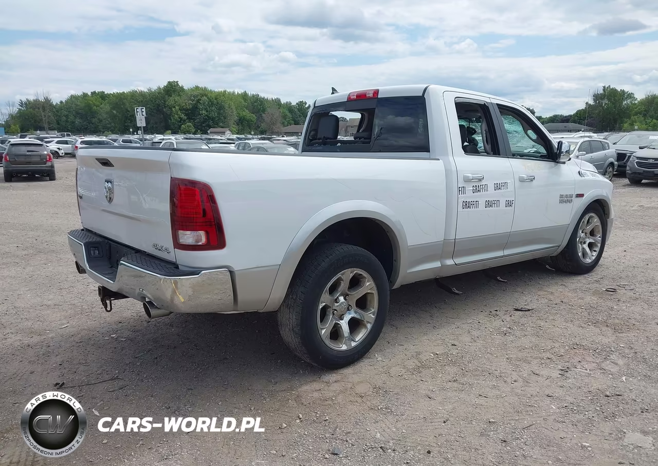 2014 Ram 1500 Laramie VIN:1C6RR7JM4ES382558 - 4