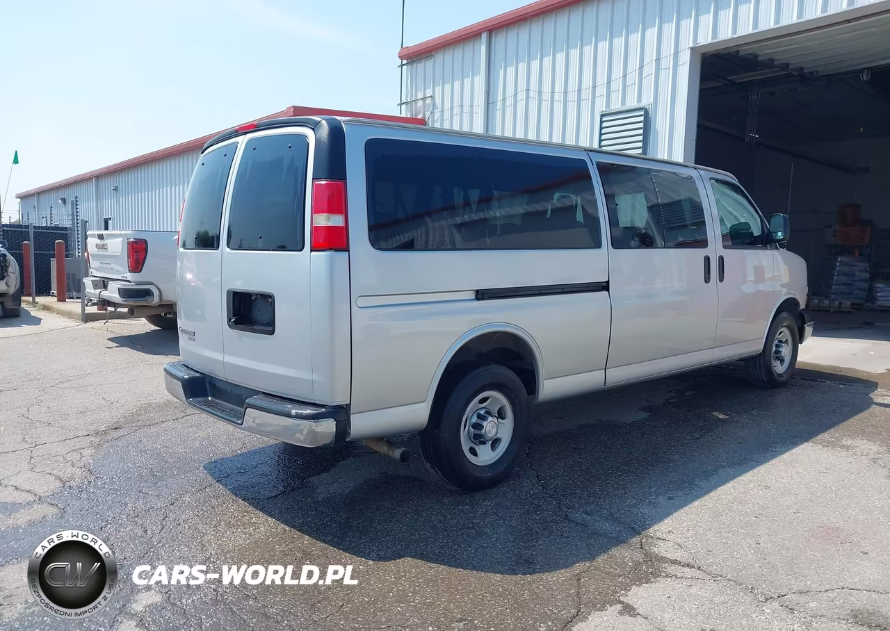 2016 Chevrolet Express 3500 Lt VIN:1GAZGPFF9G1316100 - 4