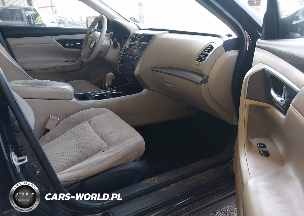 2015 Nissan Altima 2.5 S VIN:1N4AL3AP4FC570749 - 5