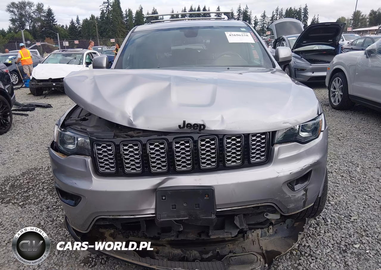 2018 Jeep Grand Cherokee Altitude 4X4 VIN:1C4RJFAG2JC491822 - 12