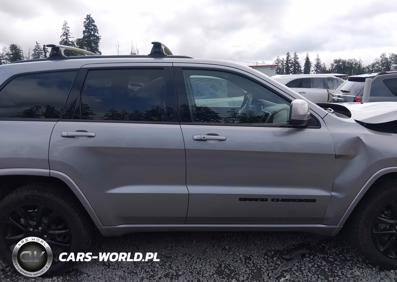 2018 Jeep Grand Cherokee Altitude 4X4 VIN:1C4RJFAG2JC491822 - 13