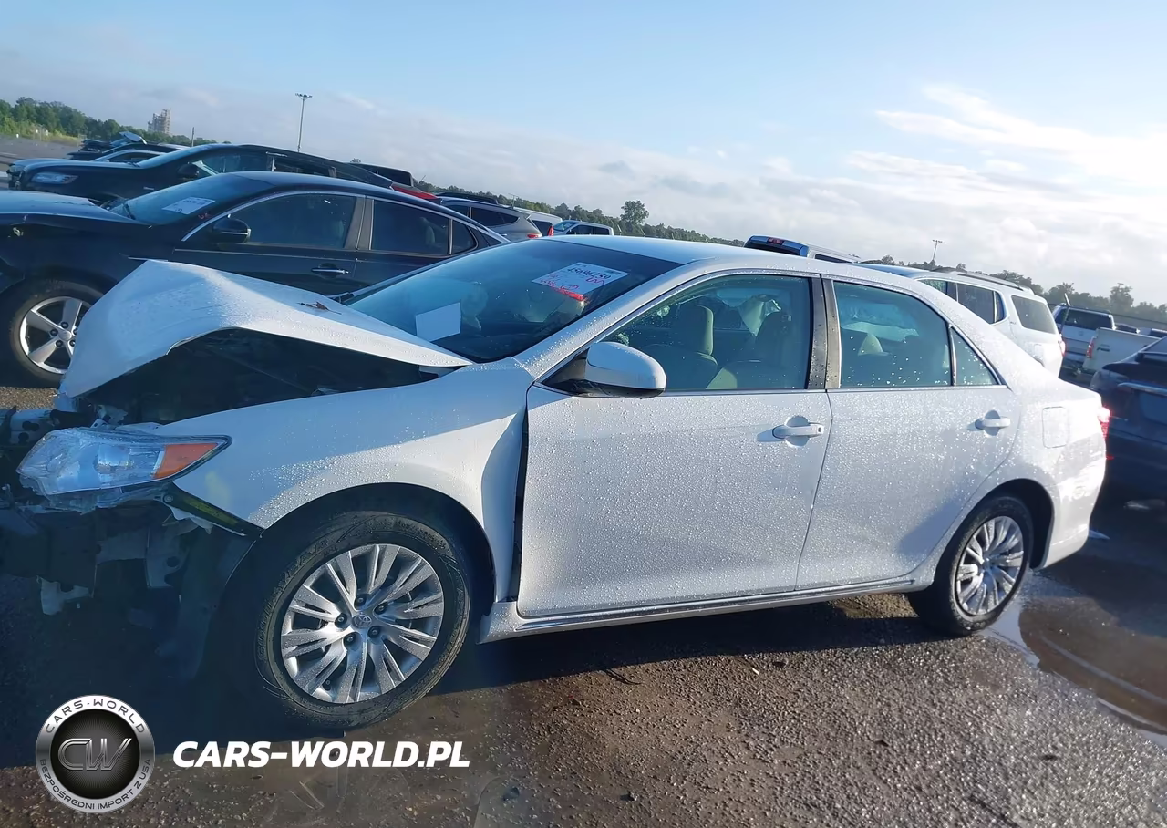 2014 Toyota Camry Le VIN:4T4BF1FK4ER441430 - 14