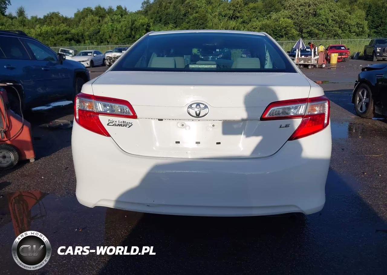 2014 Toyota Camry Le VIN:4T4BF1FK4ER441430 - 16