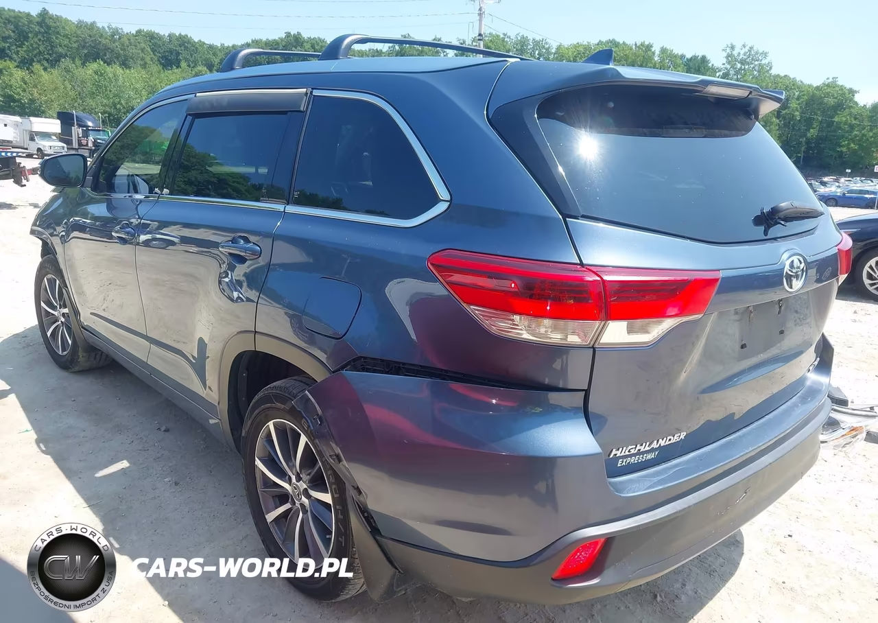 2017 Toyota Highlander Xle VIN:5TDJZRFH9HS449553 - 3