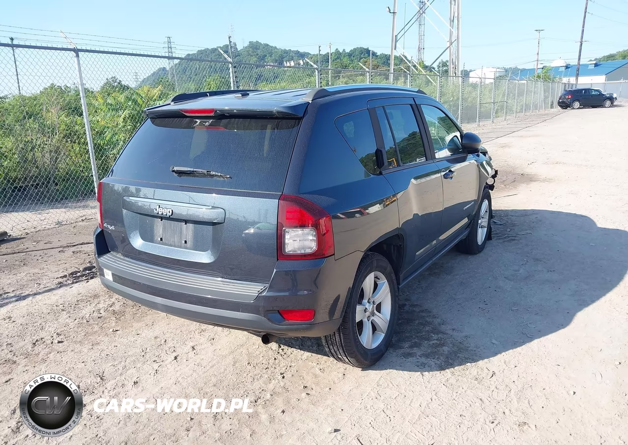 2014 Jeep Compass Sport VIN:1C4NJDBB3ED712835 - 4