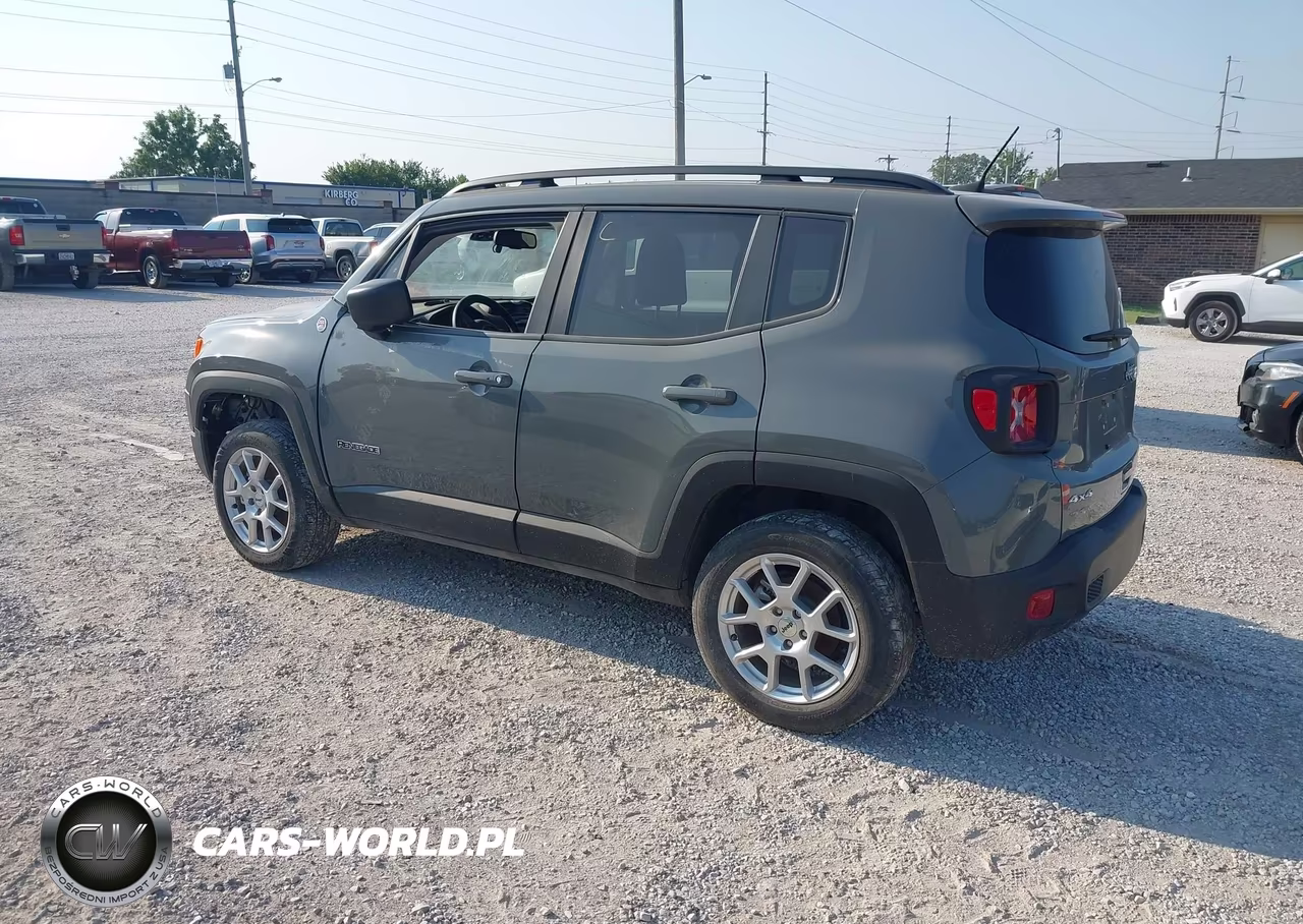 2022 Jeep Renegade Latitude 4X4 VIN:ZACNJDB15NPN80201 - 3