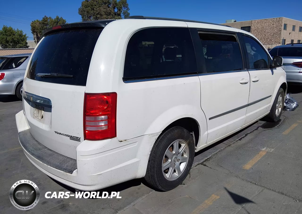 2010 Chrysler Town & Country Touring VIN:2A4RR5D17AR491925 - 4