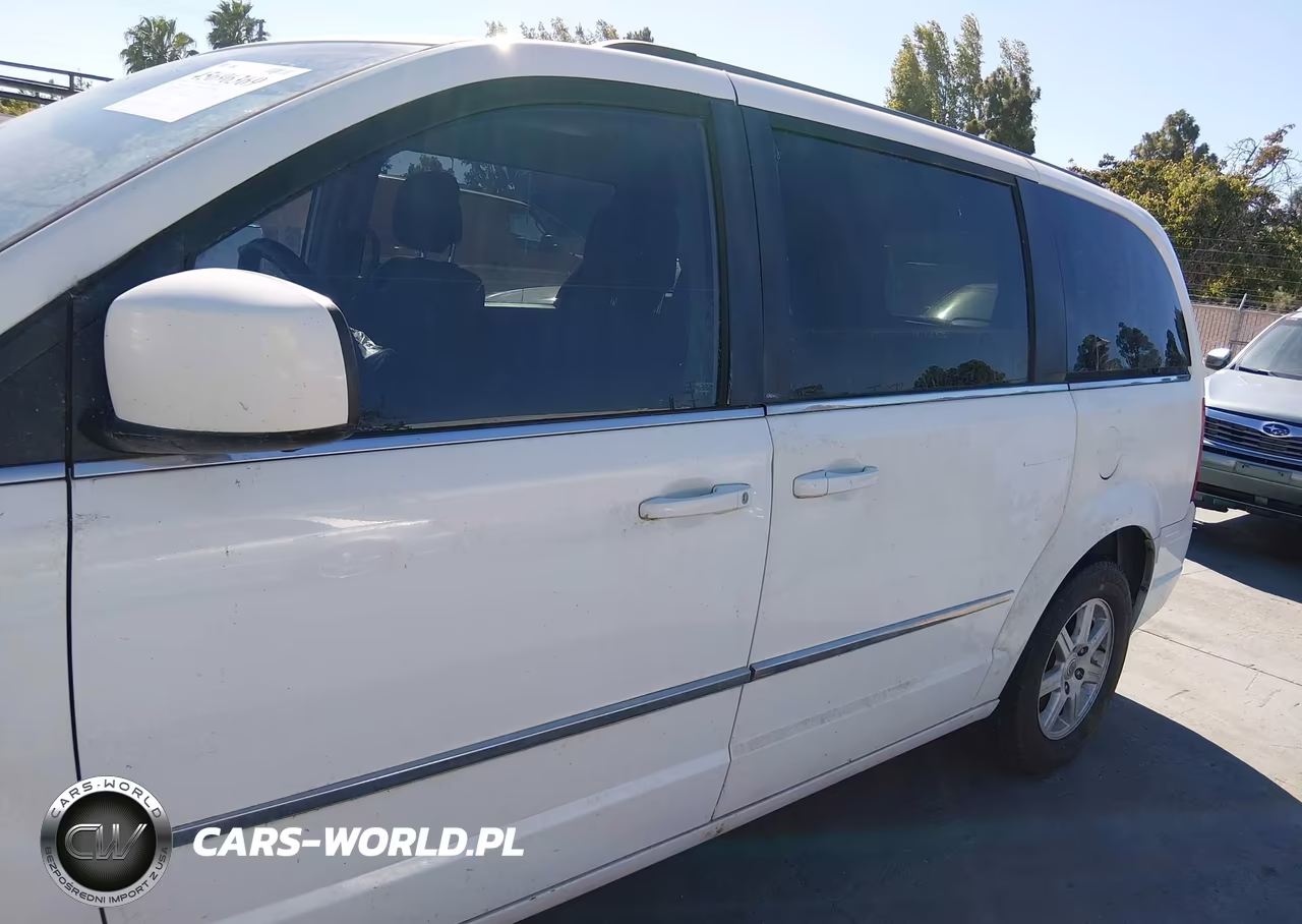 2010 Chrysler Town & Country Touring VIN:2A4RR5D17AR491925 - 6