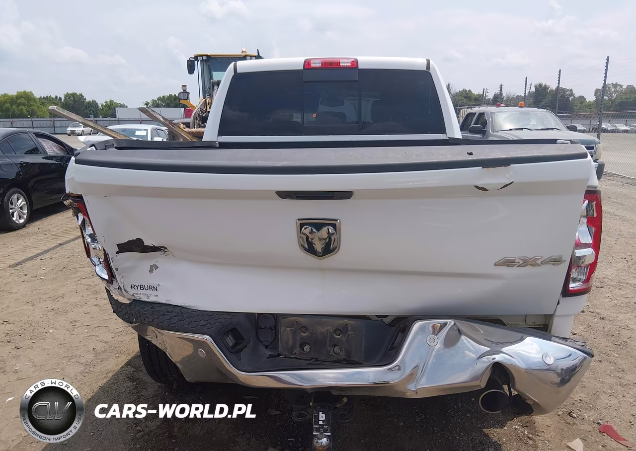2015 Ram 1500 Big Horn VIN:1C6RR7LM1FS610420 - 17