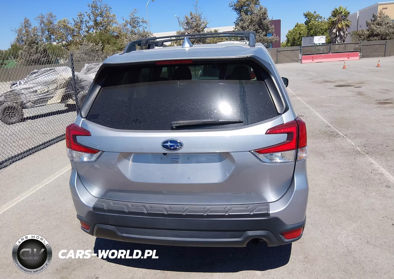 2021 Subaru Forester Premium VIN:JF2SKAJC5MH430245 - 17