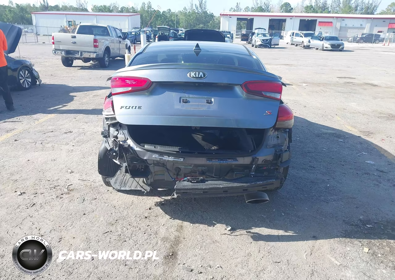2018 Kia Forte S VIN:3KPFL4A76JE195535 - 6
