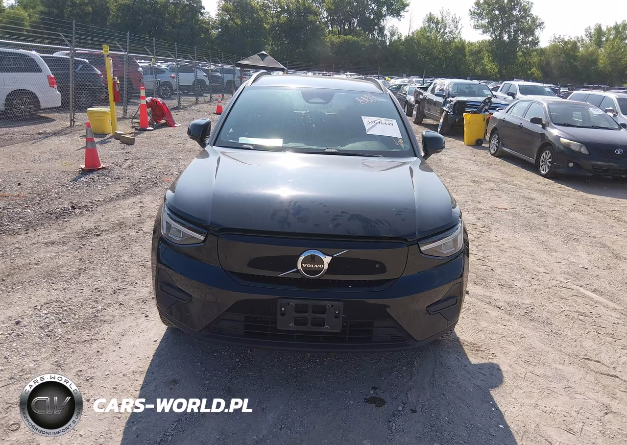 2025 Volvo Ex40 Core, Twin Motor, Fully Electric VIN:YV4ER3HJ1S2454286 - 17