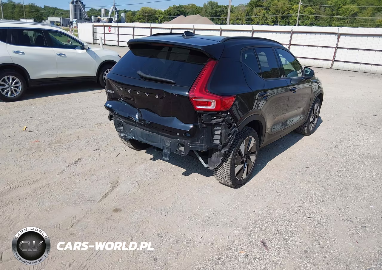 2025 Volvo Ex40 Core, Twin Motor, Fully Electric VIN:YV4ER3HJ1S2454286 - 4