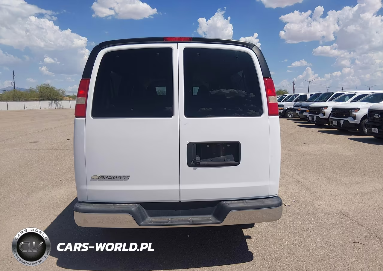 2017 Chevrolet Express 3500 Lt VIN:1GAZGPFF8H1225689 - 15