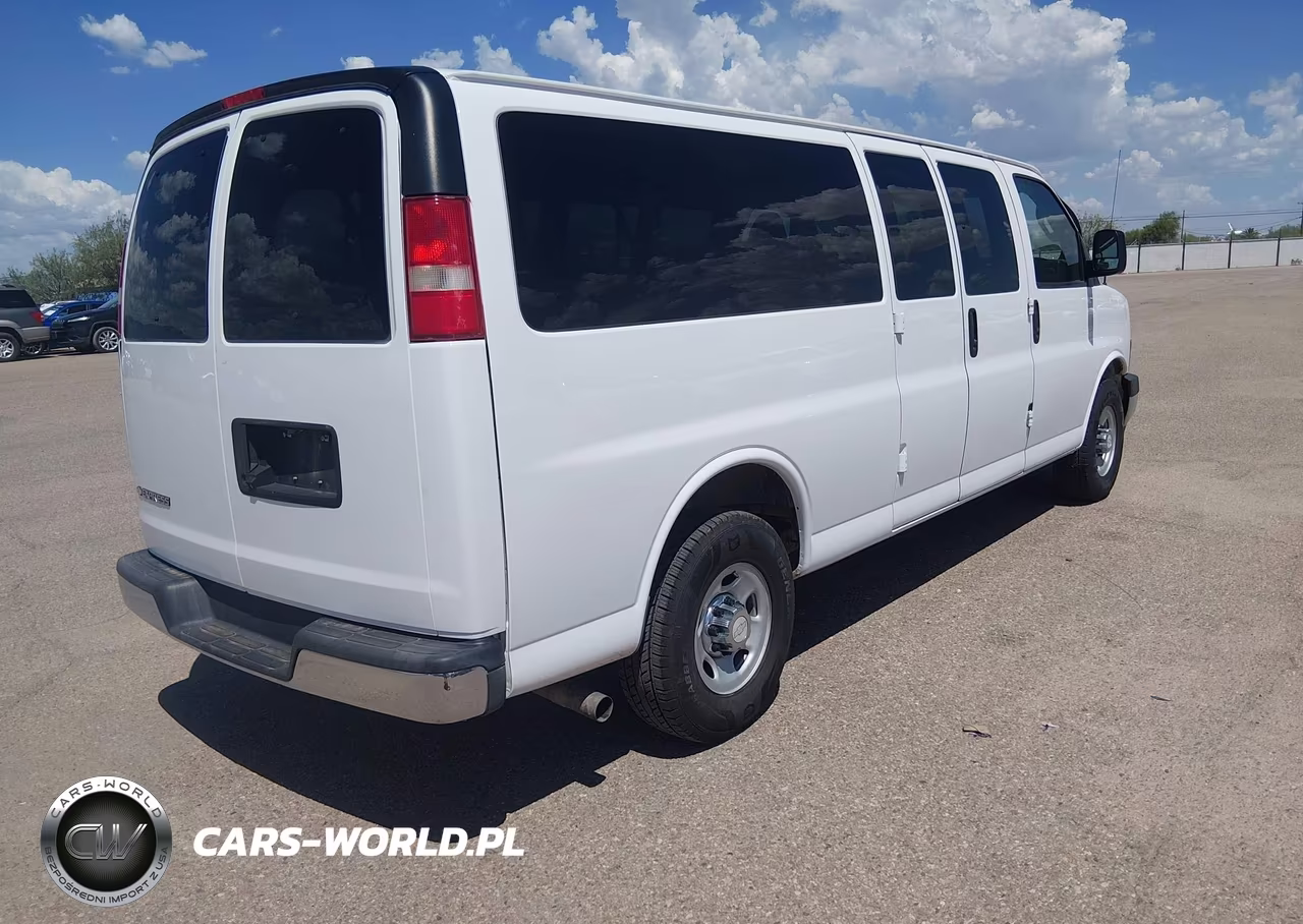 2017 Chevrolet Express 3500 Lt VIN:1GAZGPFF8H1225689 - 4