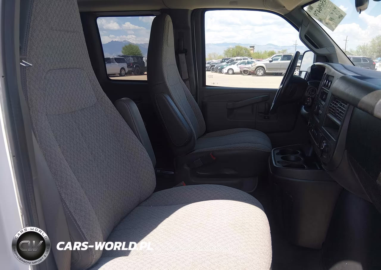 2017 Chevrolet Express 3500 Lt VIN:1GAZGPFF8H1225689 - 5