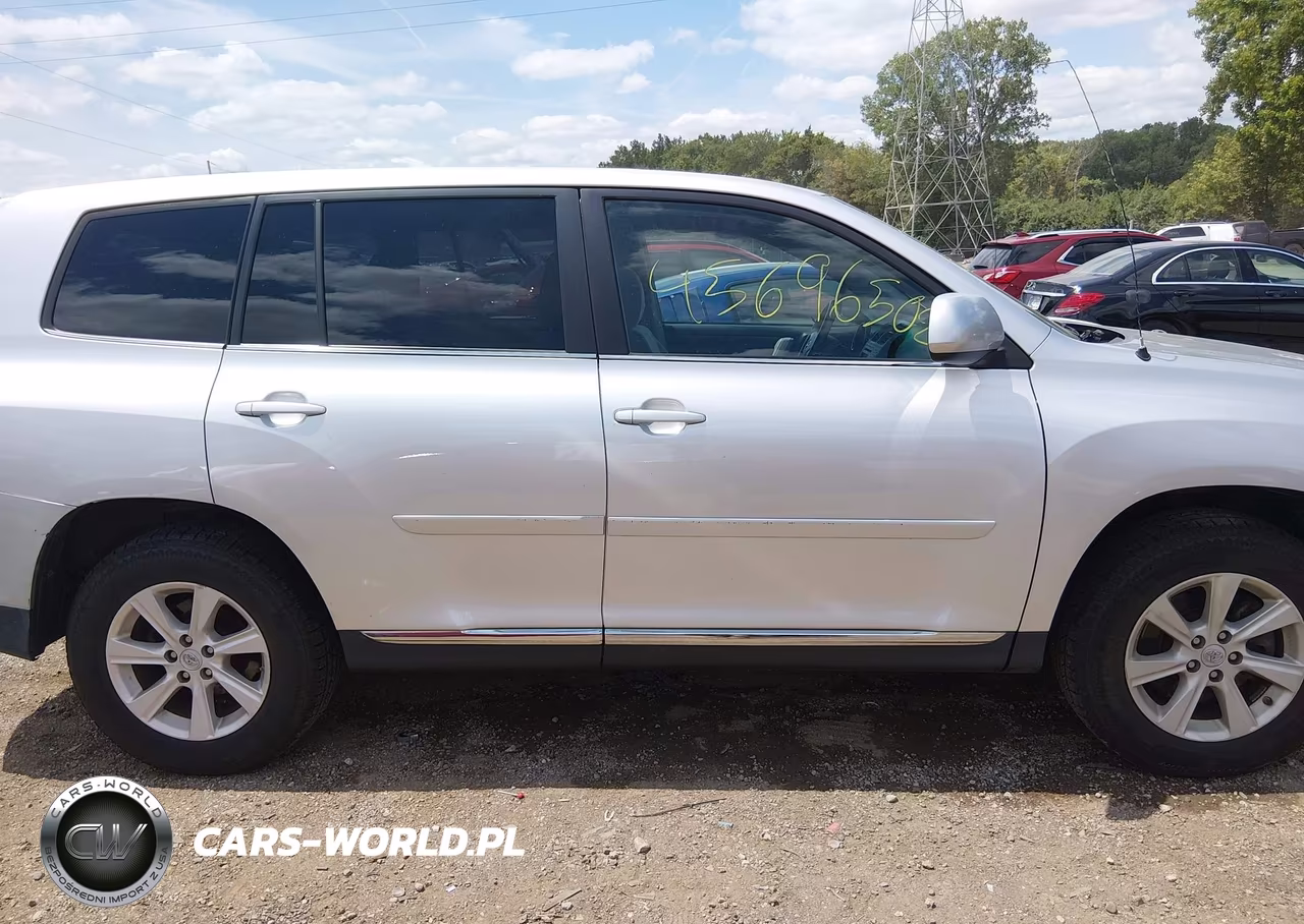 2011 Toyota Highlander Base V6 VIN:5TDBK3EH4BS055697 - 13
