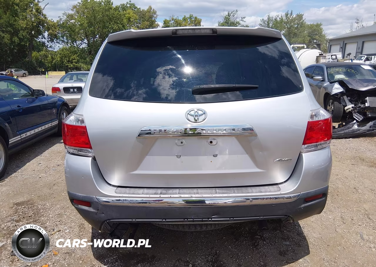 2011 Toyota Highlander Base V6 VIN:5TDBK3EH4BS055697 - 16