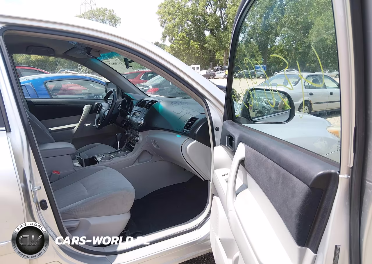 2011 Toyota Highlander Base V6 VIN:5TDBK3EH4BS055697 - 5