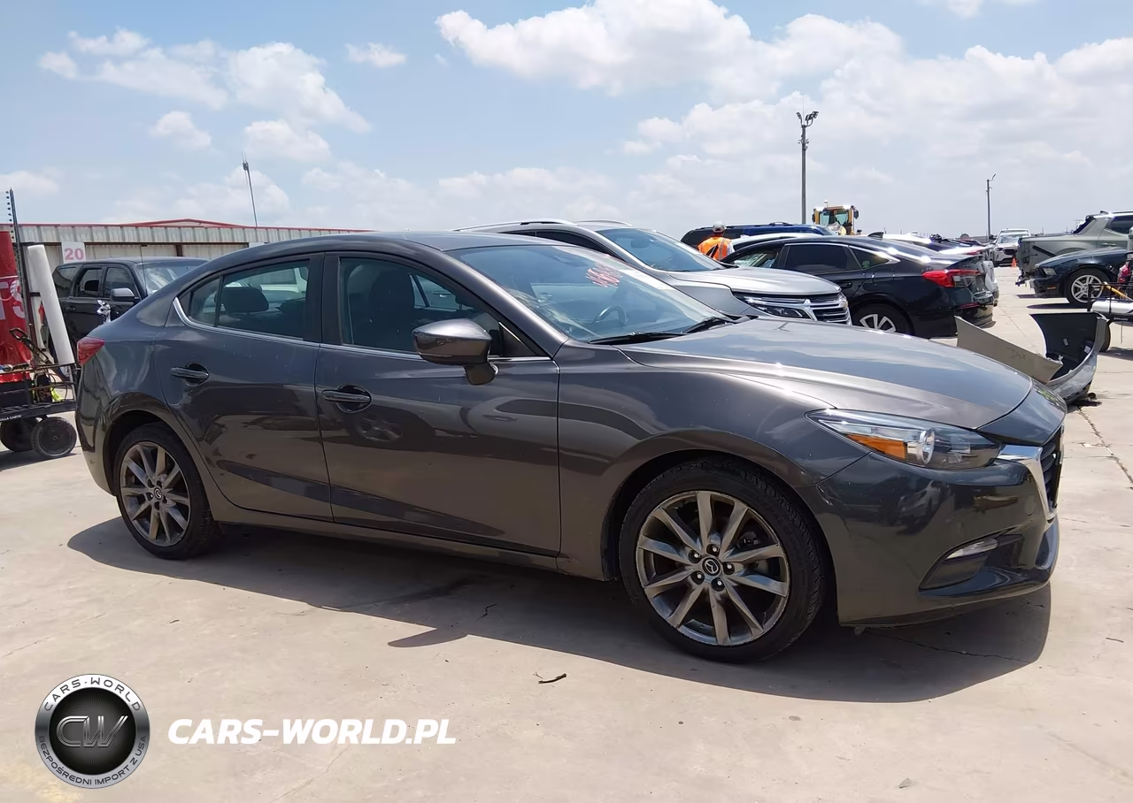 2018 Mazda Mazda3 Touring VIN:3MZBN1V3XJM174706 - 13