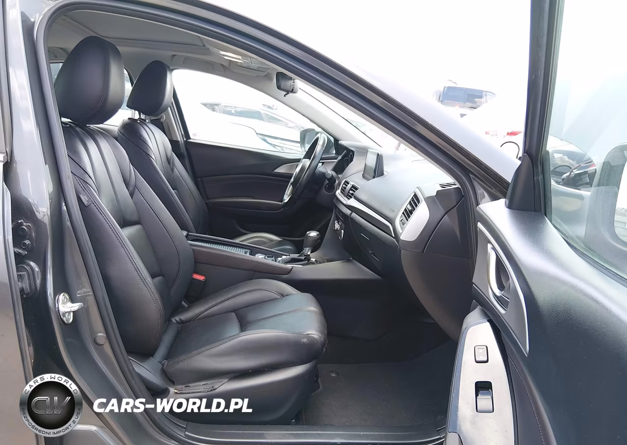 2018 Mazda Mazda3 Touring VIN:3MZBN1V3XJM174706 - 5